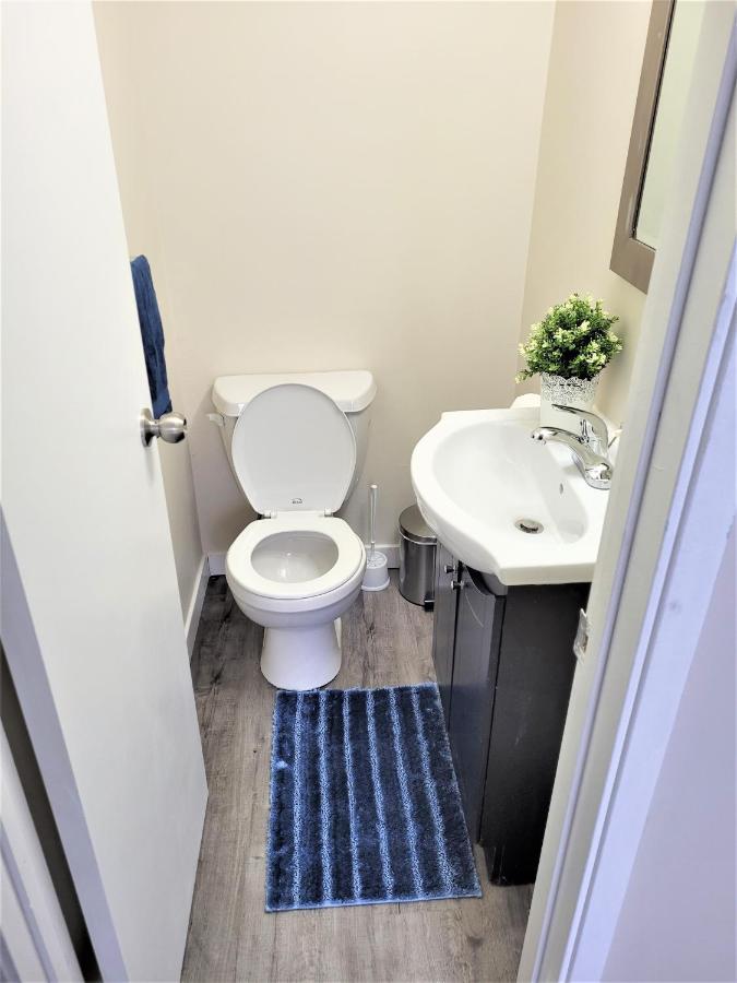 Cozy 4 Bedroom Townhouse - Peaceful Feel Of Home Winnipeg Esterno foto